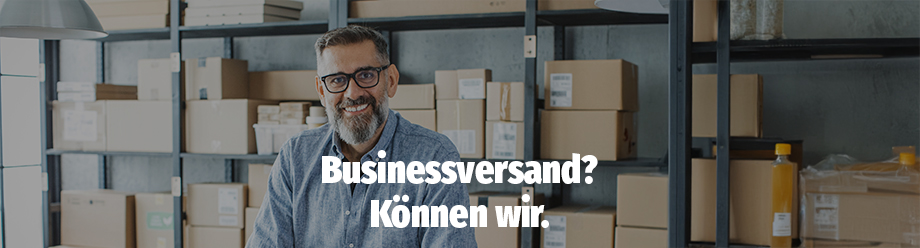 Geschäftsmann mit eigenem Online-Shop